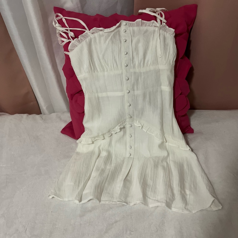 White short dress from valija Gitana Store.